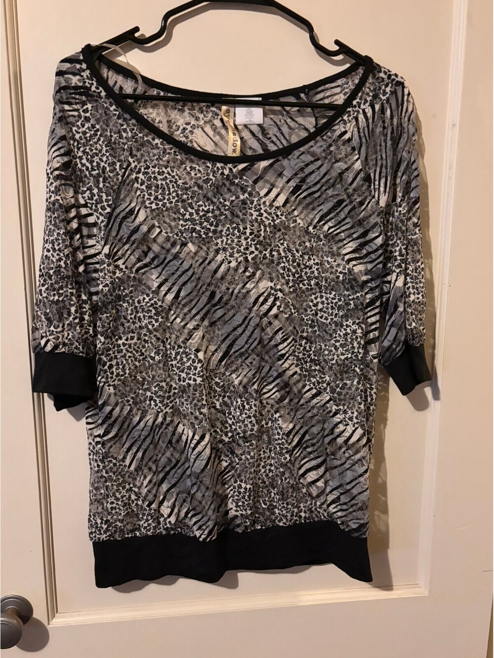 Black and white animal print blouse XL